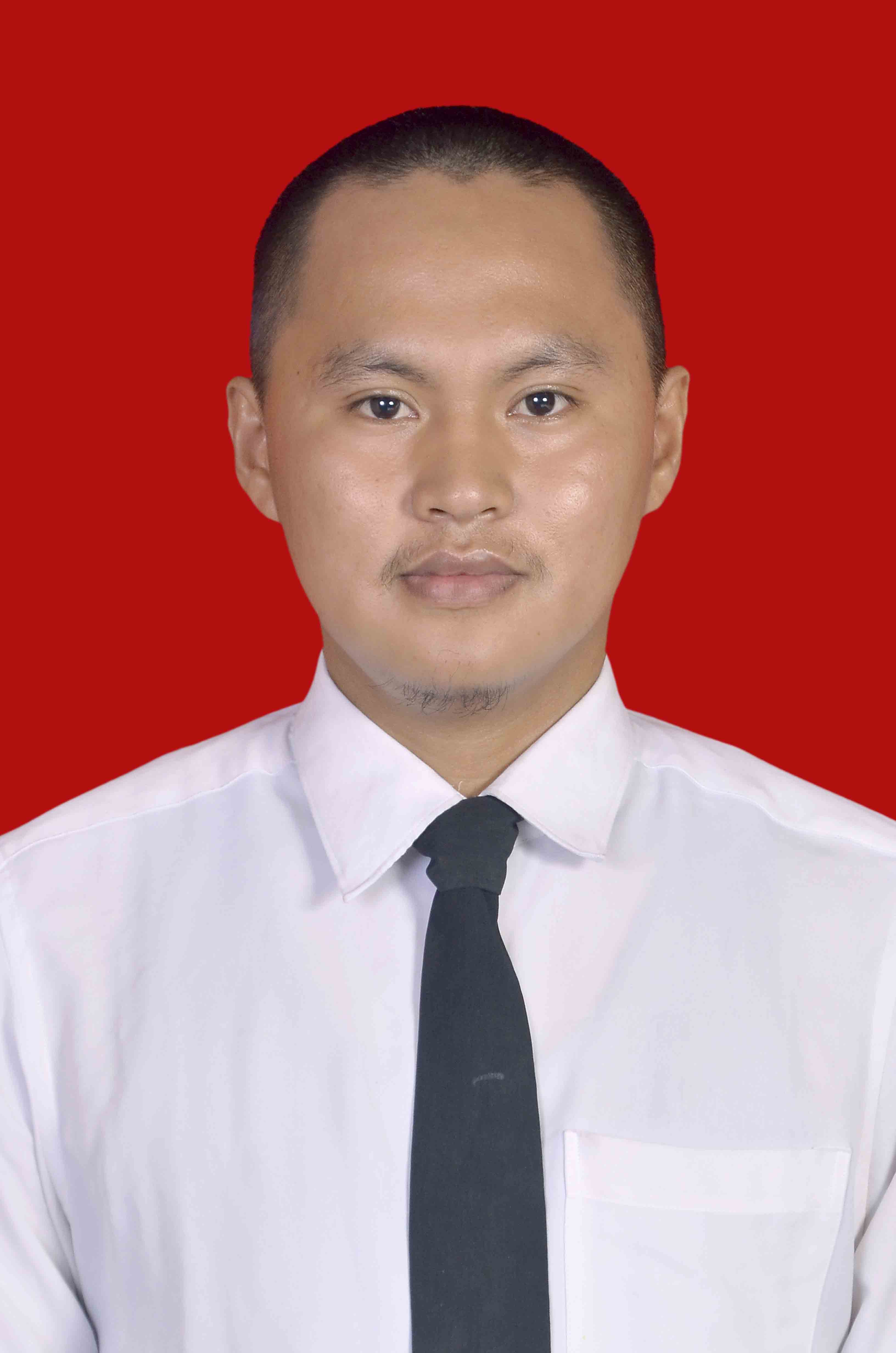 IKHSAN ISKANDAR, S.Pd
